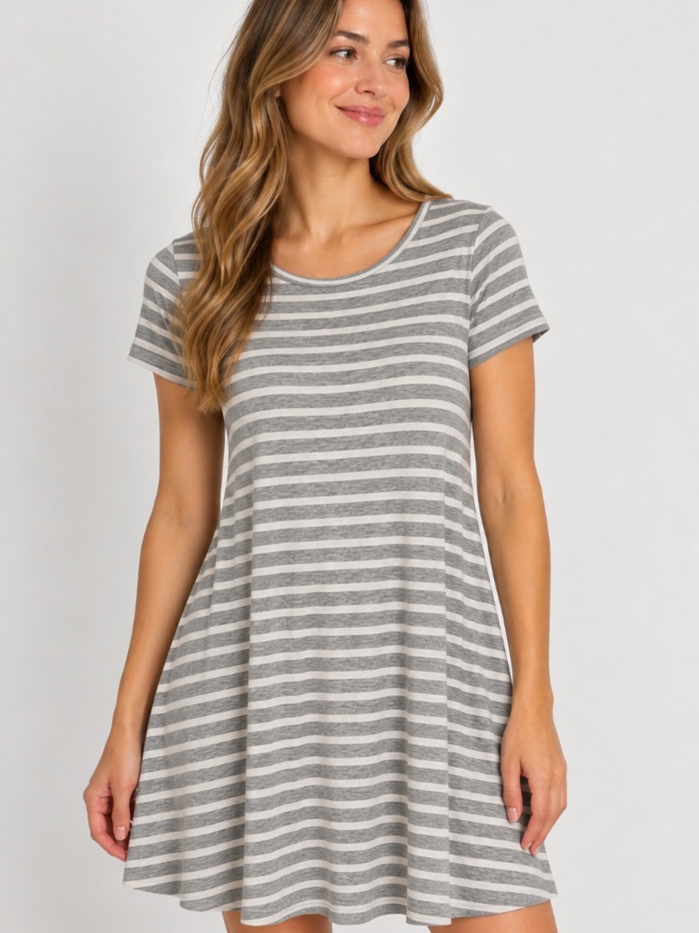 Jolie Women’s Gray & White Striped Short Sleeve T-Shirt Dress, size Medium